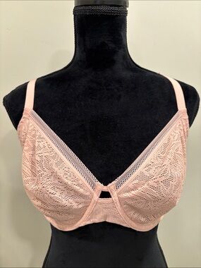 Women’s Lace Underwire Bra in Blush Pink